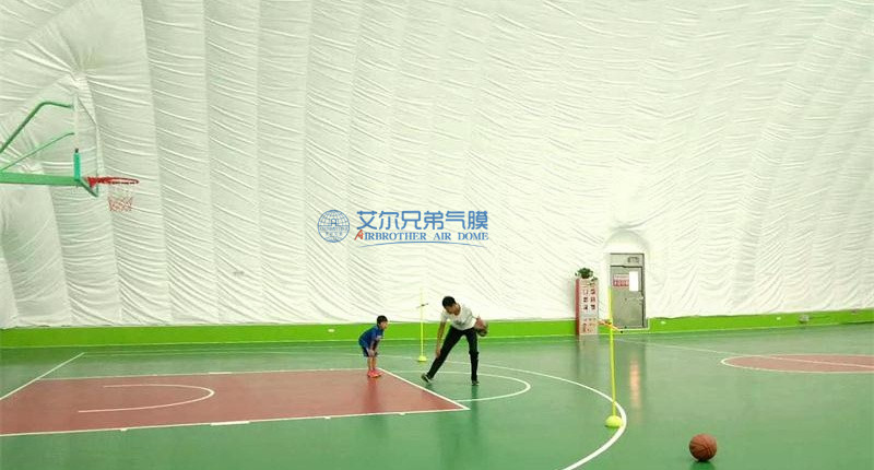 氣膜籃球館內部